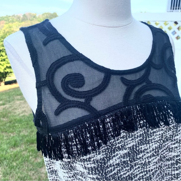 Jessica Simpson Isabeli Sleeveless Top - Picture 11 of 16